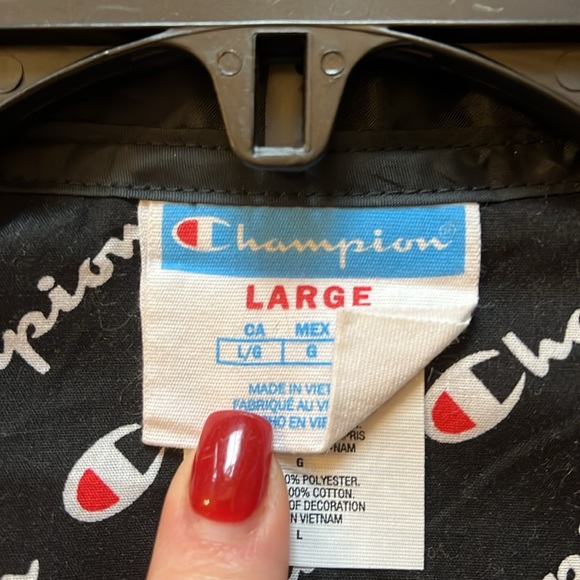 Champion jacket, women’s size large - Picture 6 of 8